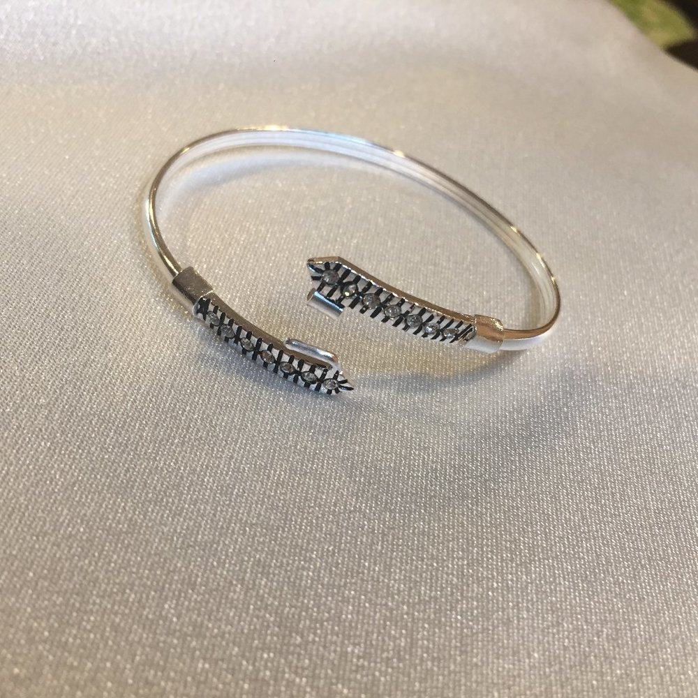 Brand new sterling silver bangle bracelet